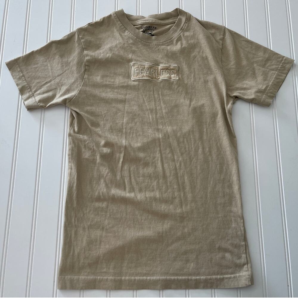 Brooklyn Laundry Embroidered FEARLESS‎ Tan T Shirt - Size Boy's Medium 10/12